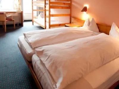 Alpin Sherpa Hostel *
